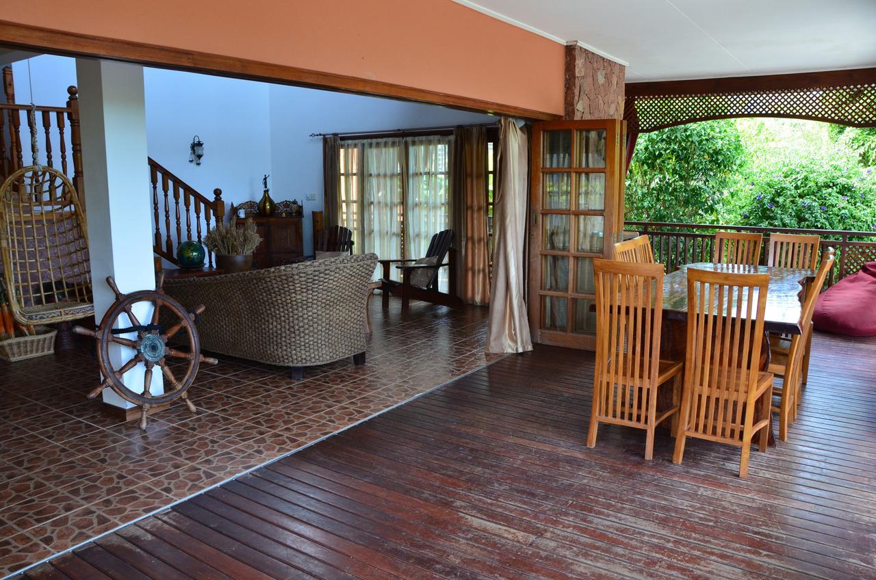 ラ・ディーグ島 カズ ラドウサー ハウス Bed & Breakfast エクステリア 写真