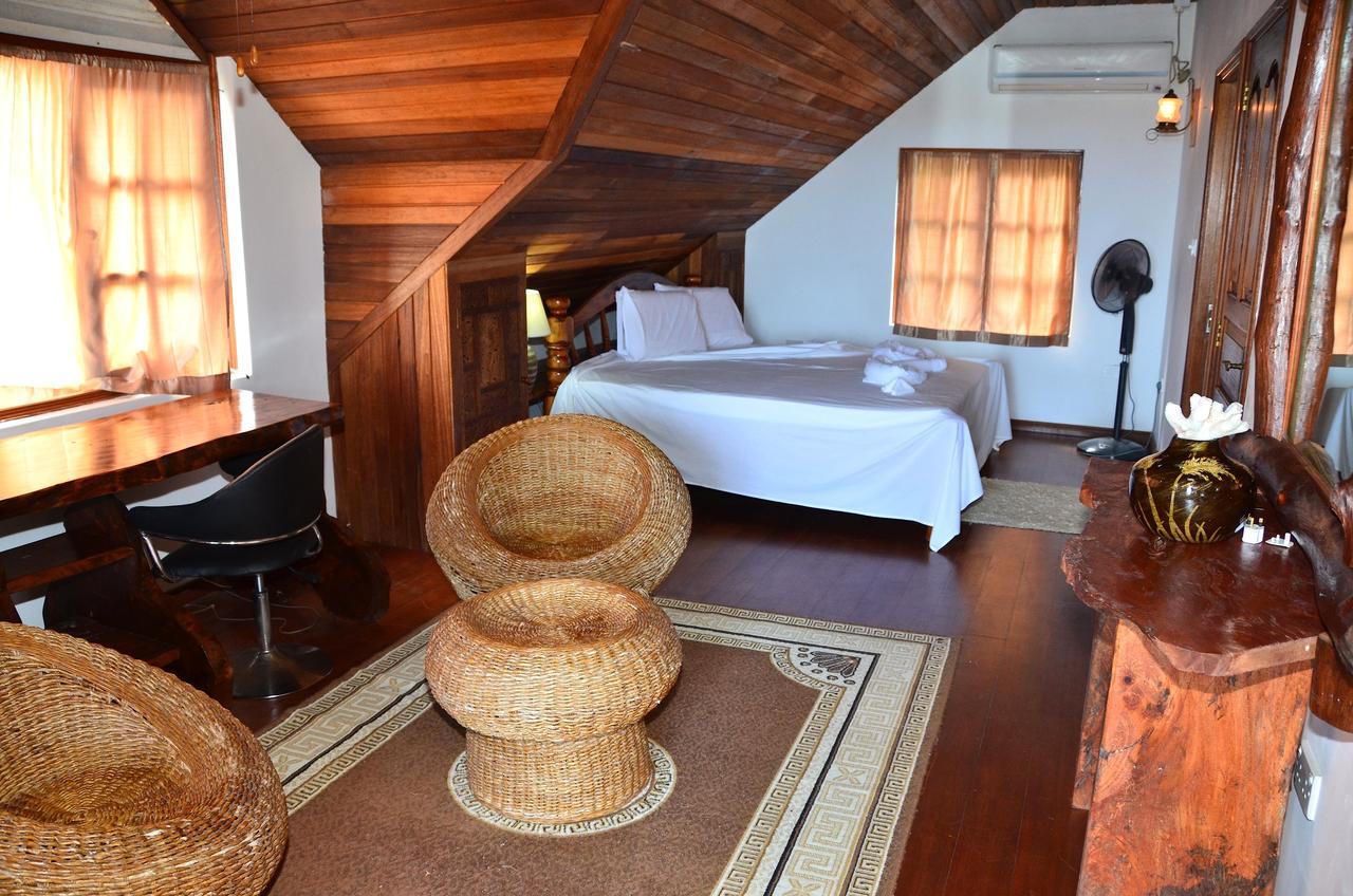 ラ・ディーグ島 カズ ラドウサー ハウス Bed & Breakfast エクステリア 写真