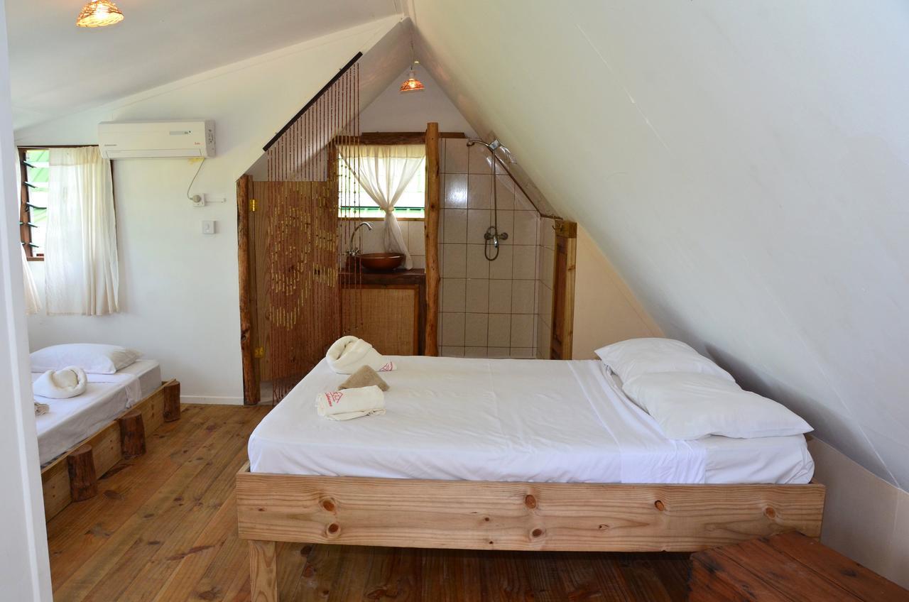 ラ・ディーグ島 カズ ラドウサー ハウス Bed & Breakfast エクステリア 写真