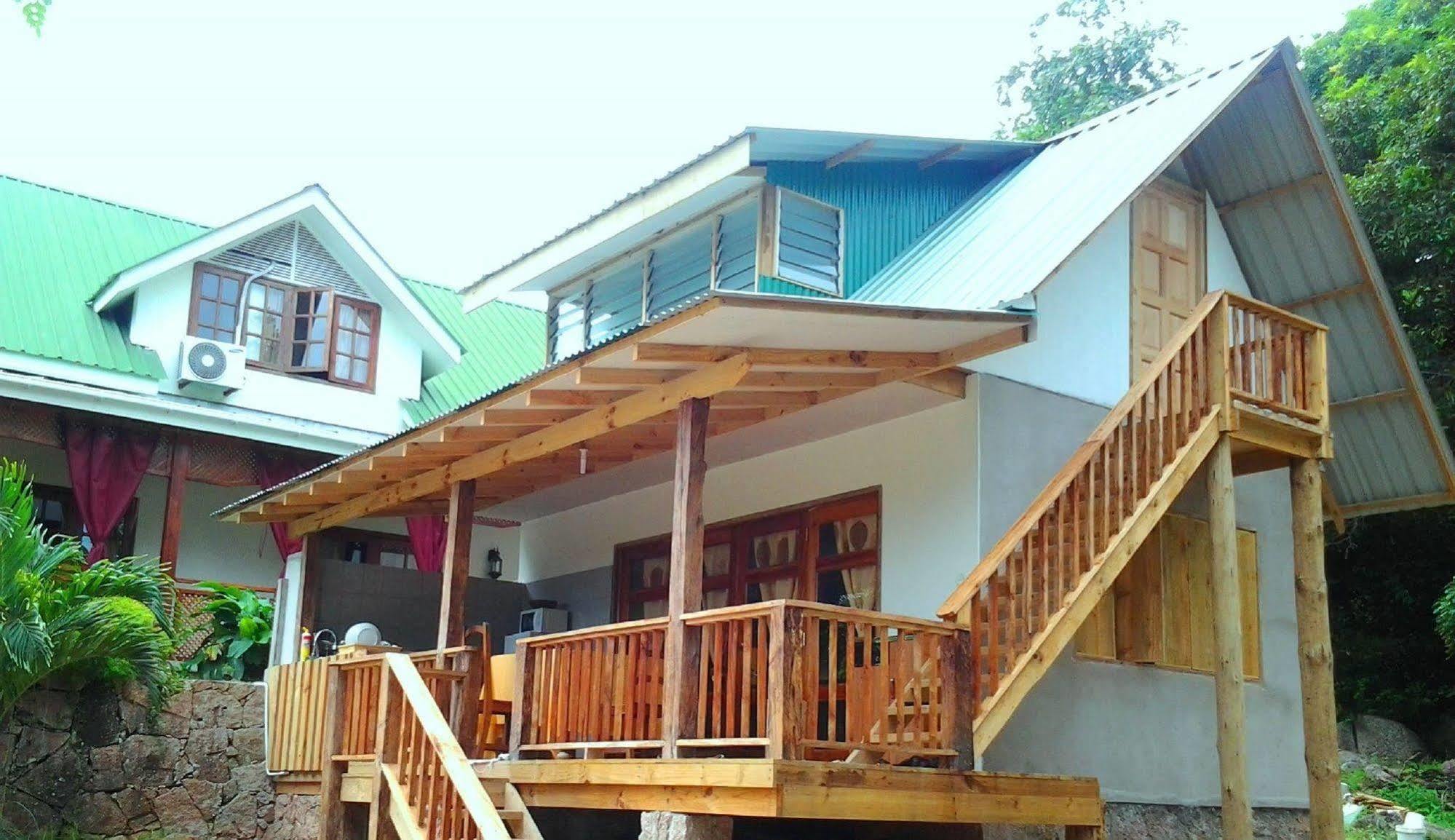 ラ・ディーグ島 カズ ラドウサー ハウス Bed & Breakfast エクステリア 写真
